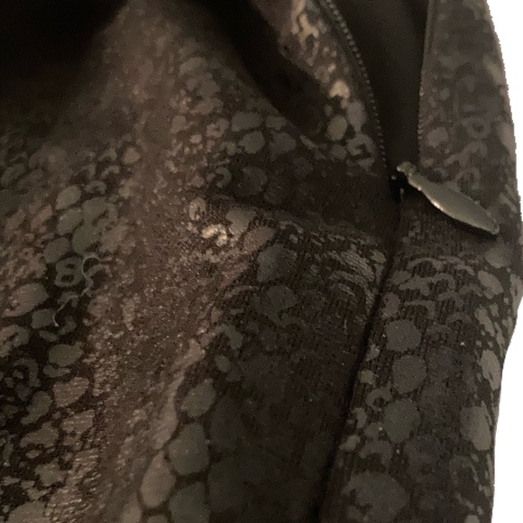 Black Faux Snakeskin Leather Pencil Skirt By Chico’s - Size 00 - Picture 5 of 7